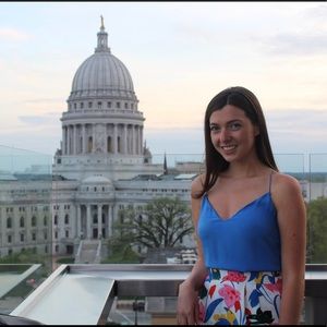 Meet your Posher, Elizabeth